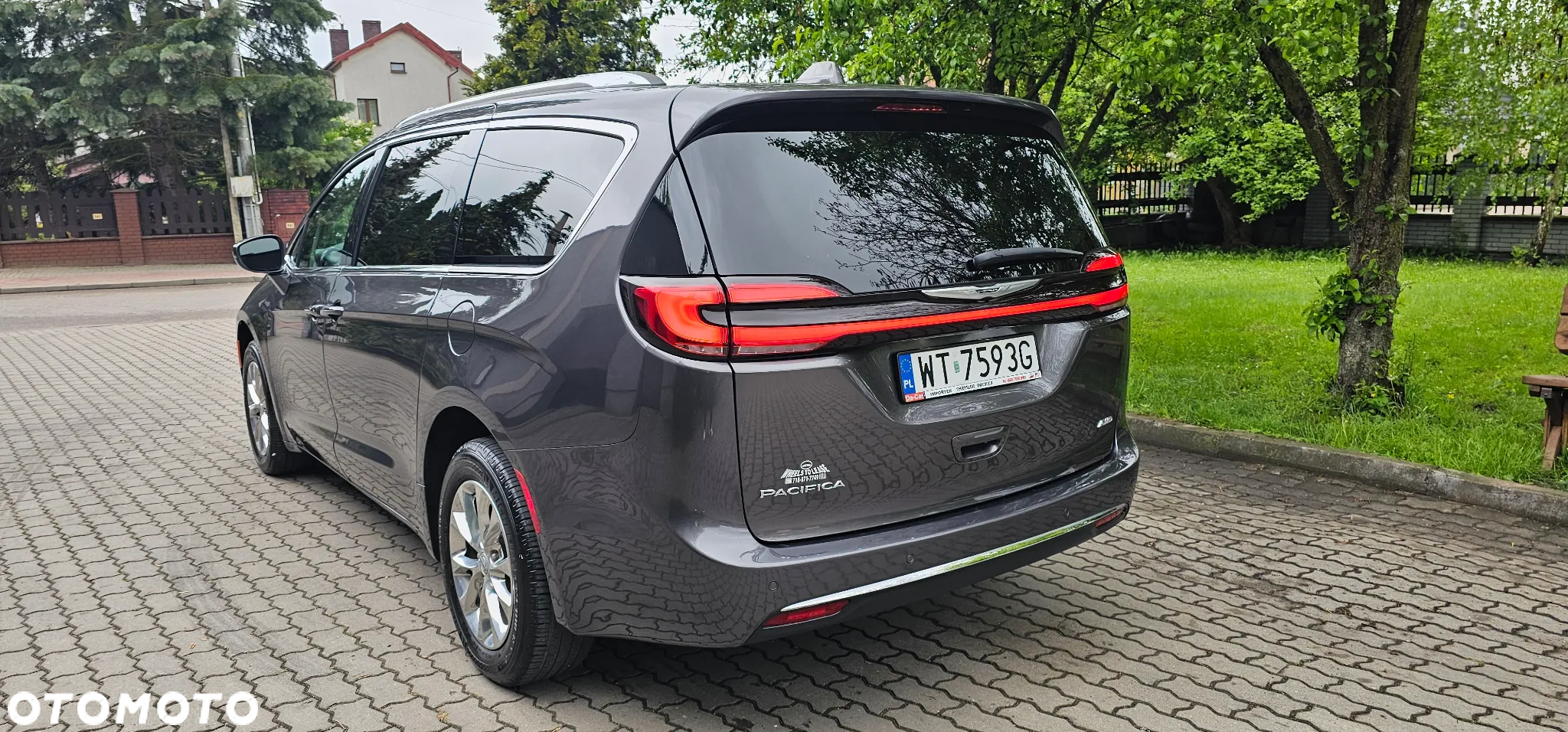 Chrysler Pacifica - 33