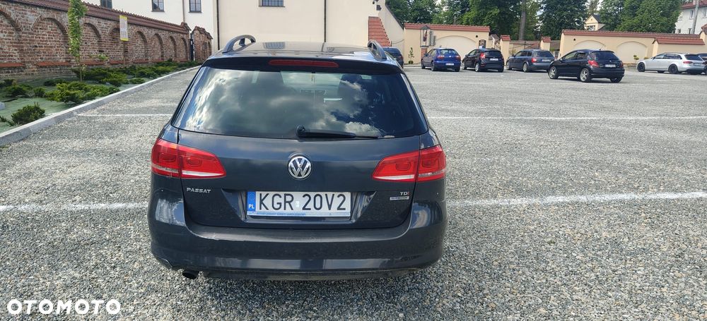 Volkswagen Passat 1.6 TDI Perfectline - 12
