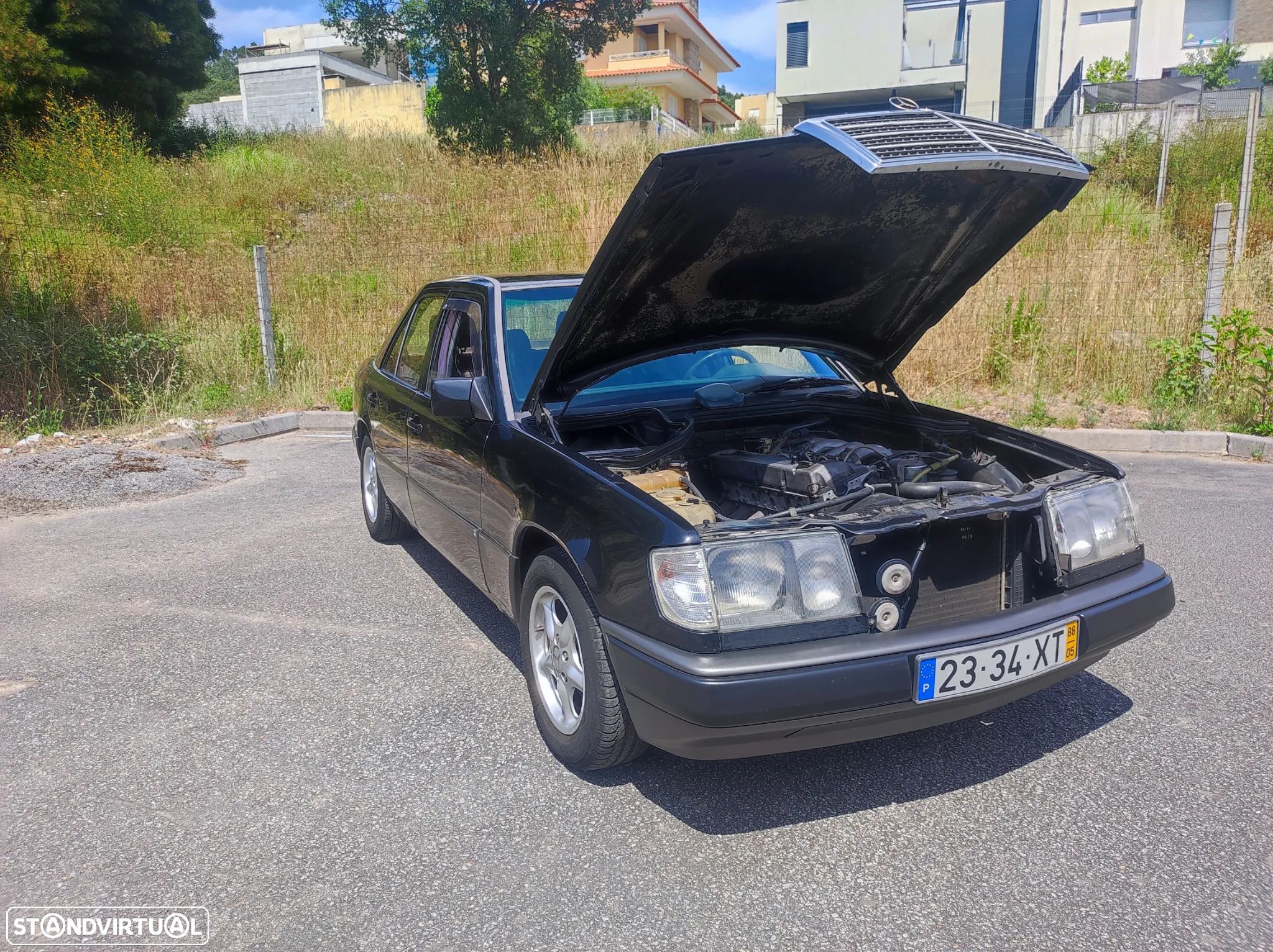 Mercedes-Benz 250 D - 1