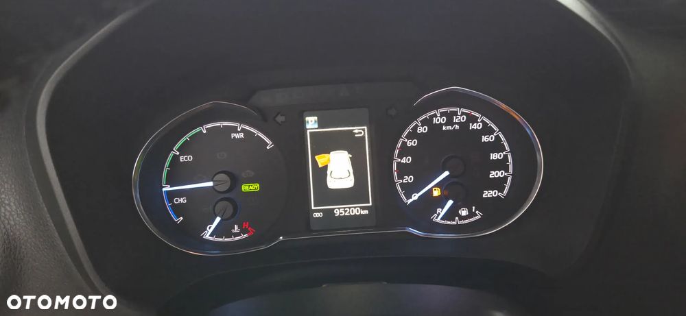 Toyota Yaris Hybrid 100 Terra - 23