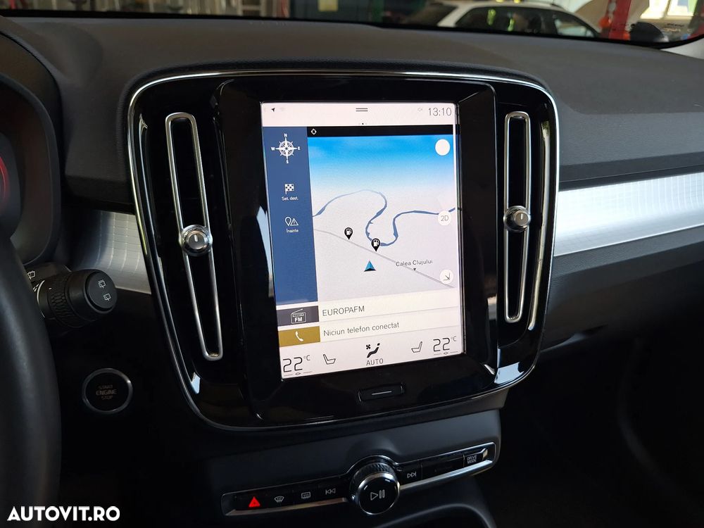 Volvo XC 40 T4 Geartronic Momentum Pro - 28