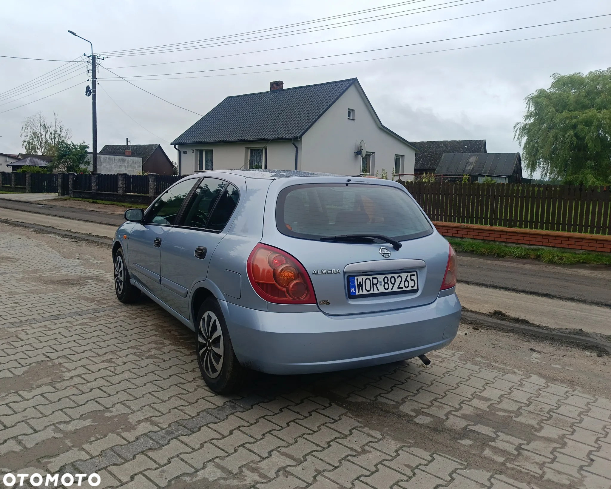 Nissan Almera - 2
