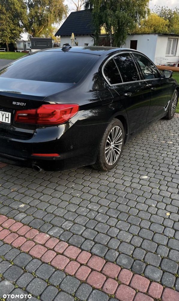BMW Seria 5 530i xDrive Sport Line - 17
