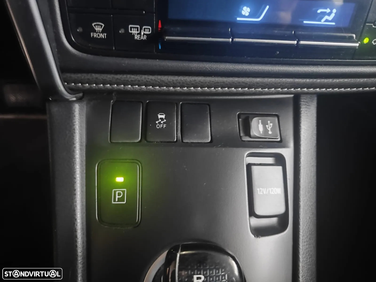 Toyota Auris Touring Sports 1.8 HSD Comfort+P.Sport - 34