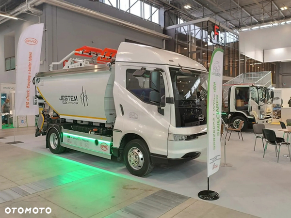 BYD ETM6