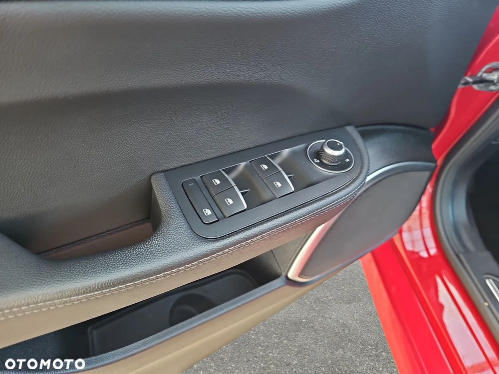 Alfa Romeo Giulia 2.0 Turbo Super - 12