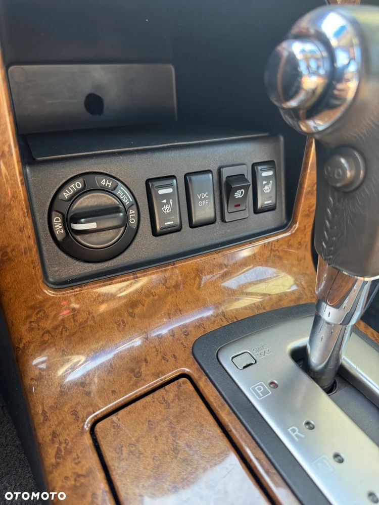 Nissan Pathfinder 4.0 V6 LE - 12