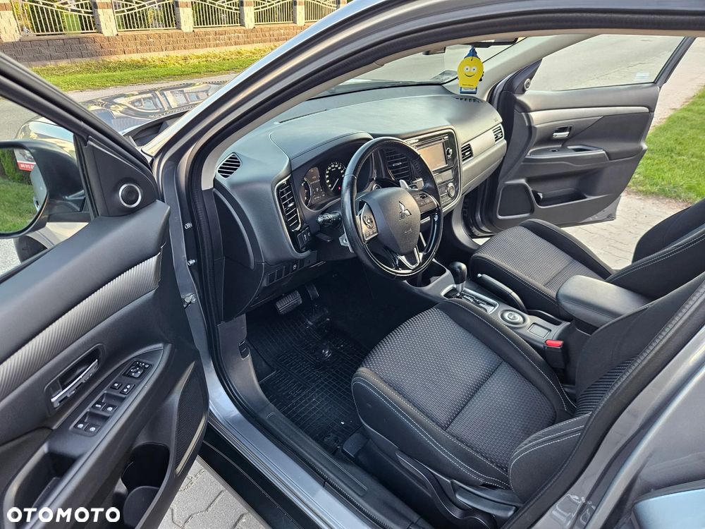 Mitsubishi Outlander 2.0 Intense Comfort 4WD CVT - 18