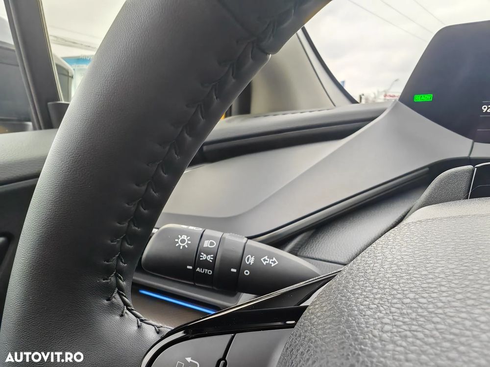 Toyota Prius 2.0 FWD PHEV Exclusive - 33