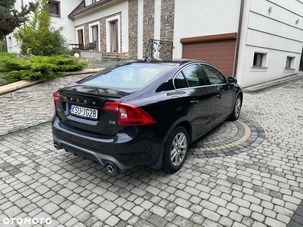 Volvo S60 D2 R-Design - 22