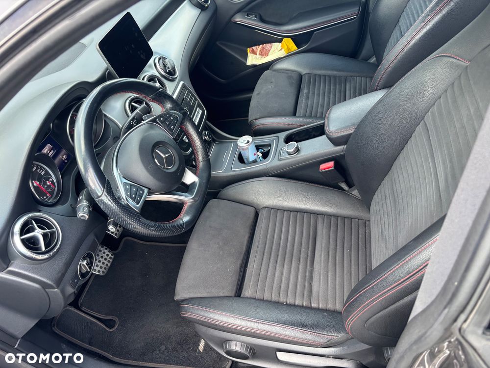 Mercedes-Benz CLA 200 7G-DCT AMG Line - 11