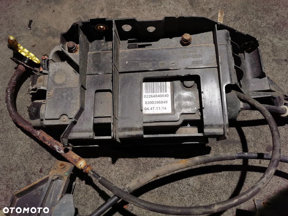 Moduł elektrycznego hamulca ręcznego Renault Scenic II 8200396849 - 1
