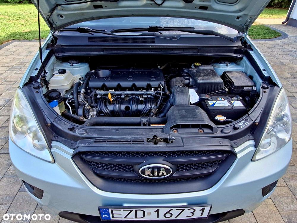 Kia Carens 2.0 EX - 24