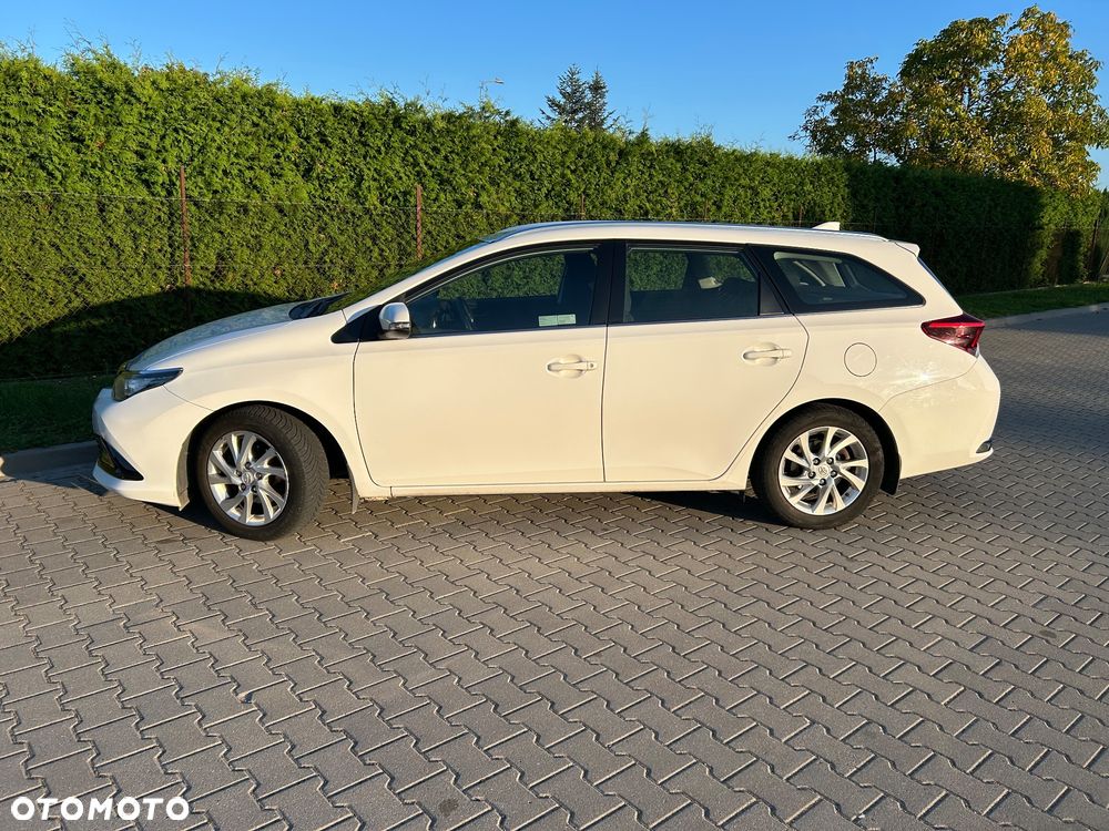 Toyota Auris Hybrid 135 Active - 5