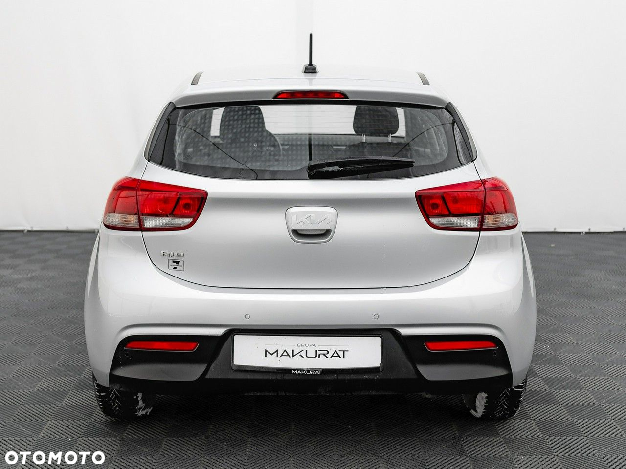 Kia Rio 1.2 M - 11