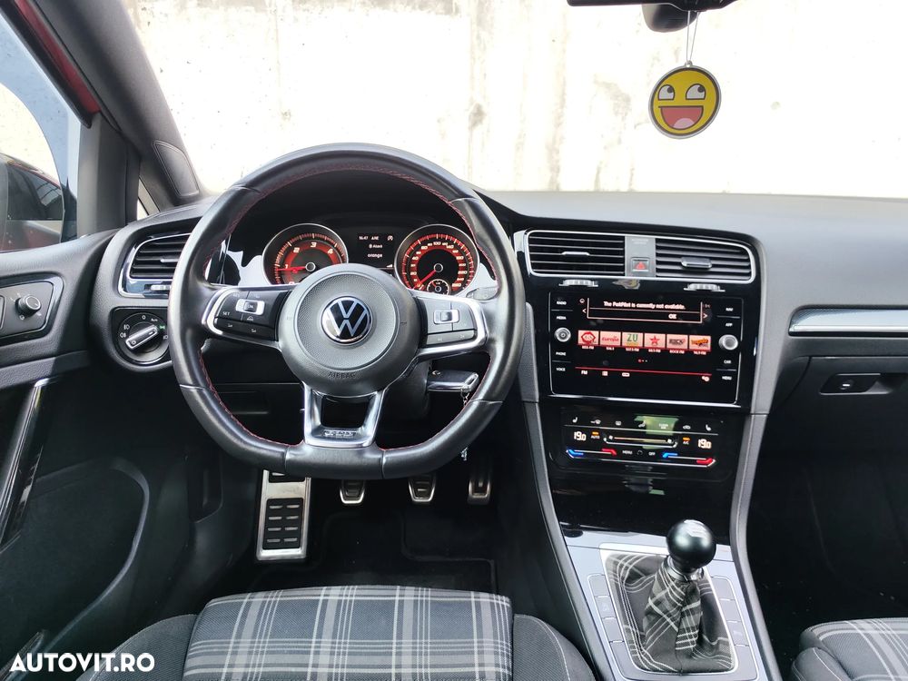 Volkswagen Golf Cabrio 2.0 TDI BlueMotion Technology Lounge - 8
