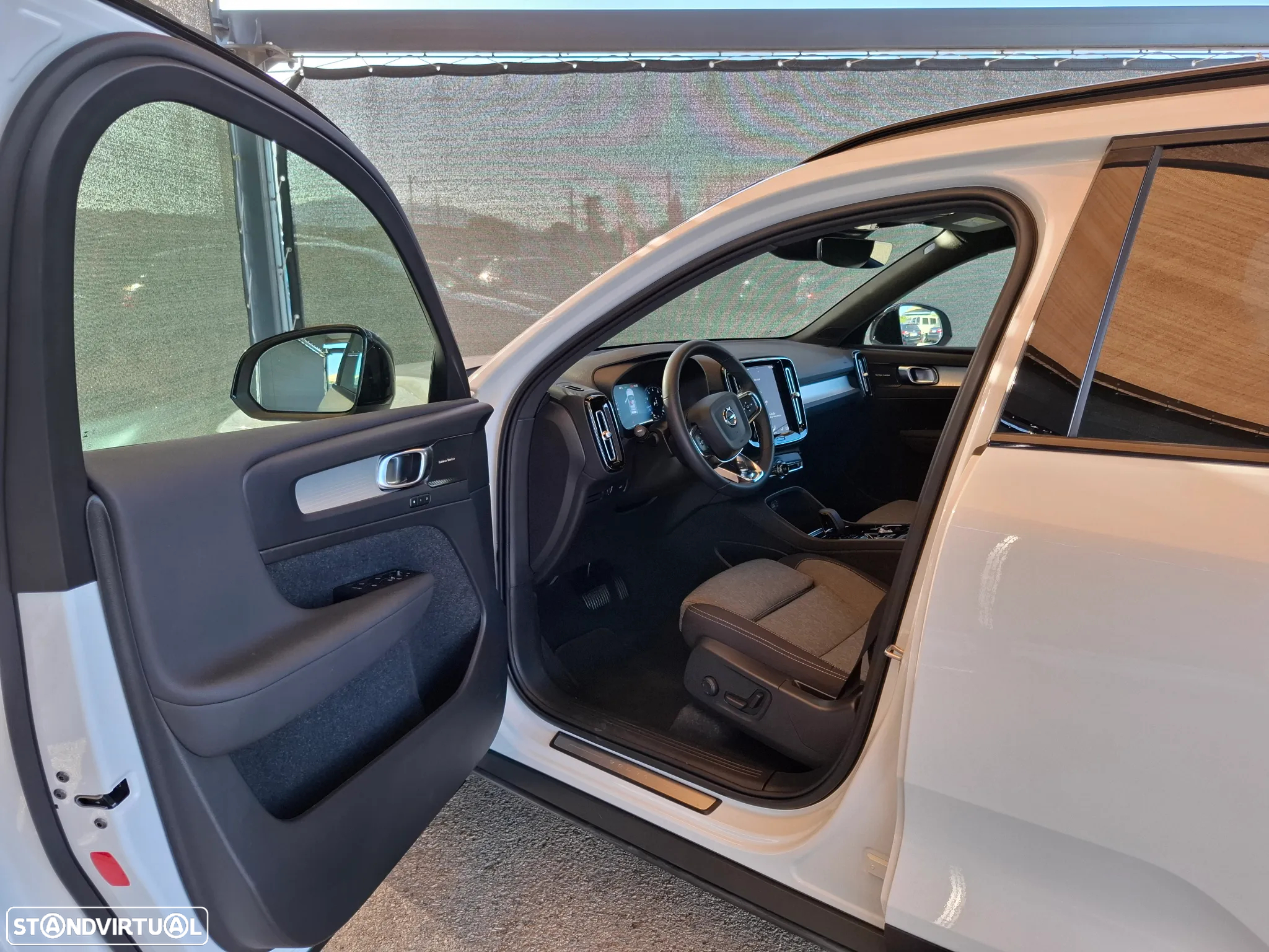 Volvo XC 40 1.5 T2 Plus Dark Auto - 18
