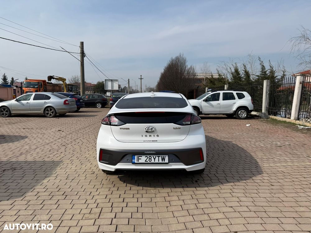 Hyundai IONIQ 1.6 GDI Premium - 5