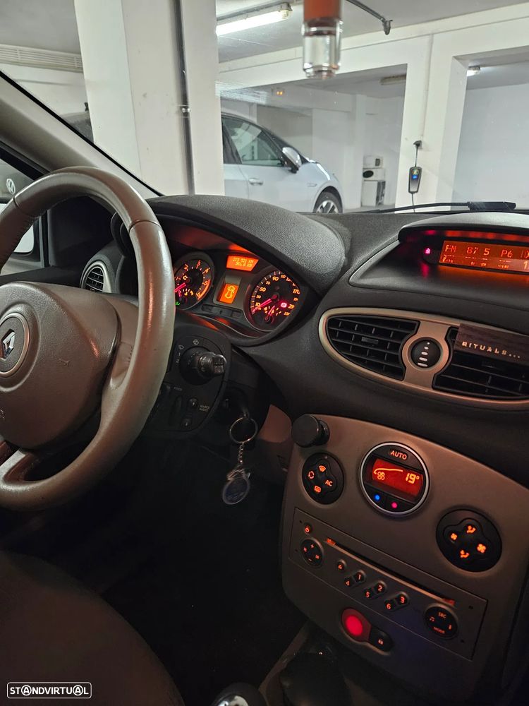 Renault Clio - 6
