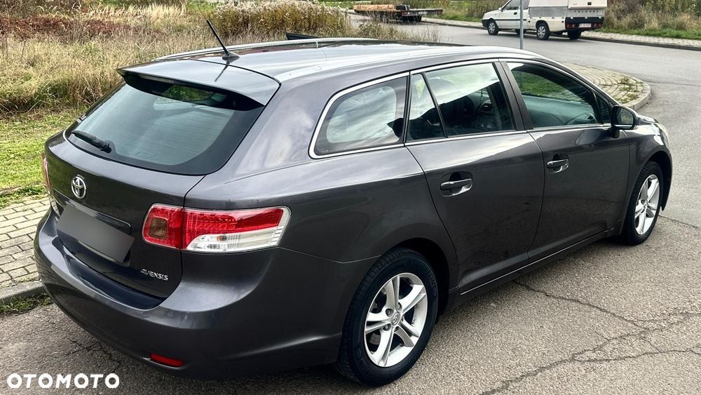 Toyota Avensis 2.0 D-4D 2010 - 14