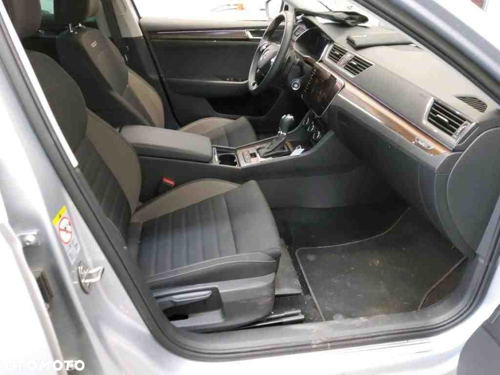 Skoda Superb 2.0 TDI SCR 4x4 Scout DSG - 5