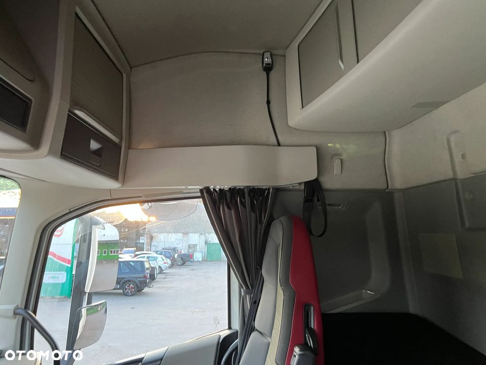 Volvo FH 460 Xenony Klimapostojowa winda Niemcy - 18