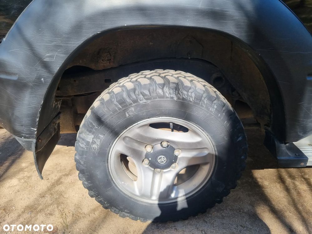 Toyota Land Cruiser - 28