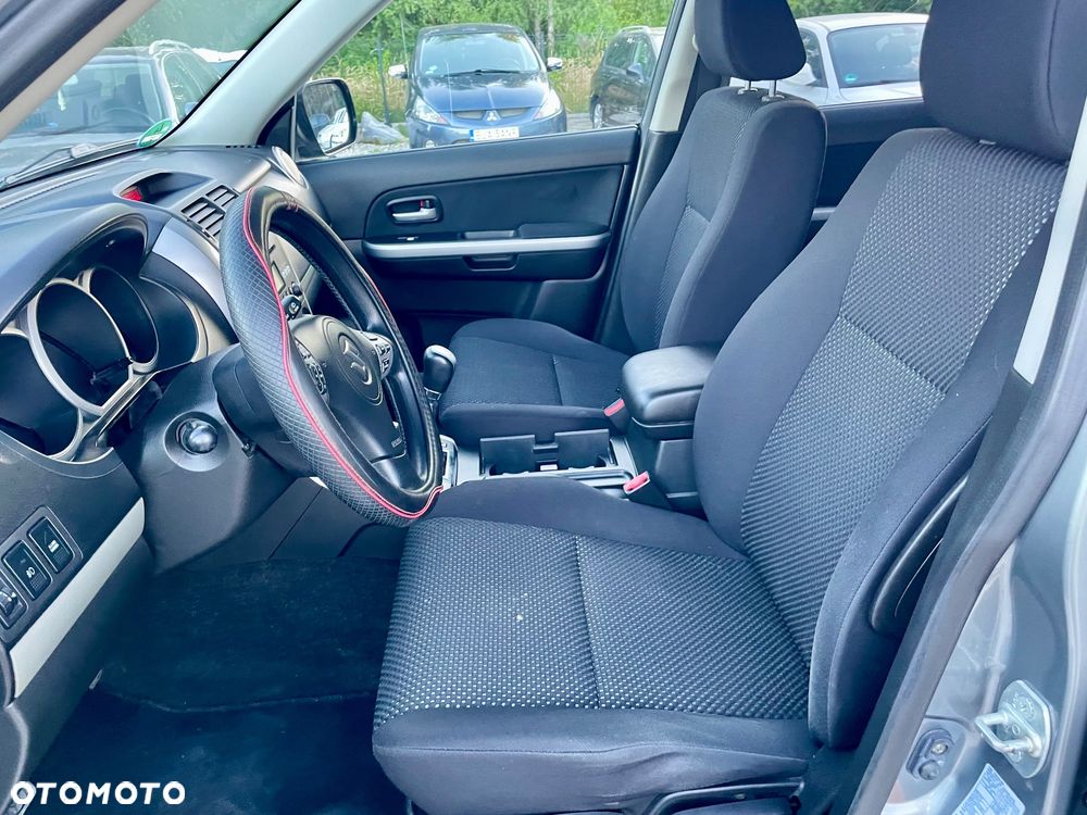 Suzuki Grand Vitara 2.0 Club Family - 33