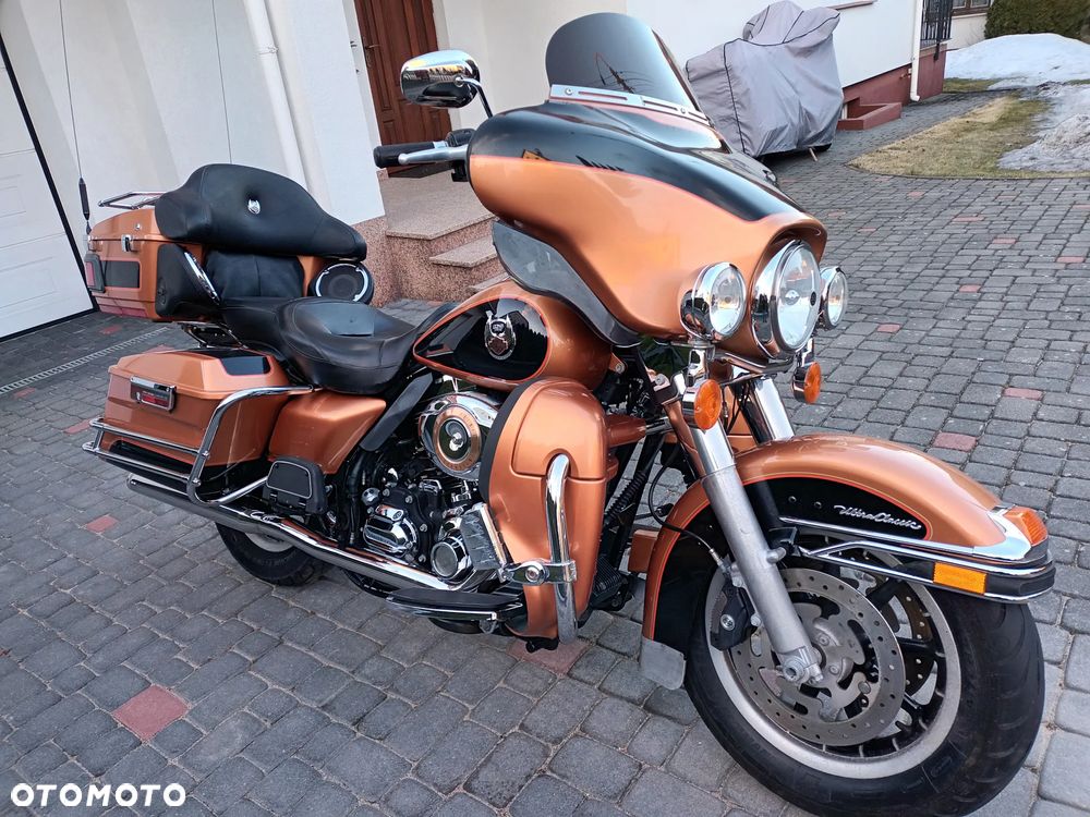 Harley-Davidson FLHTCU Ultra - 1