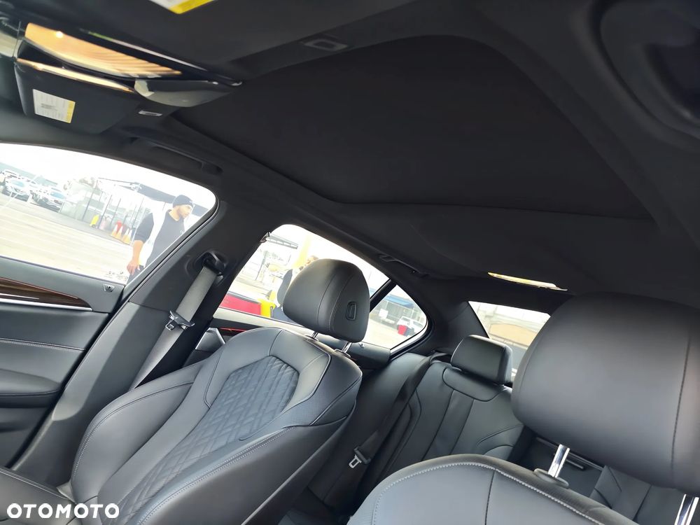 BMW Seria 5 540i xDrive M Sport sport - 11