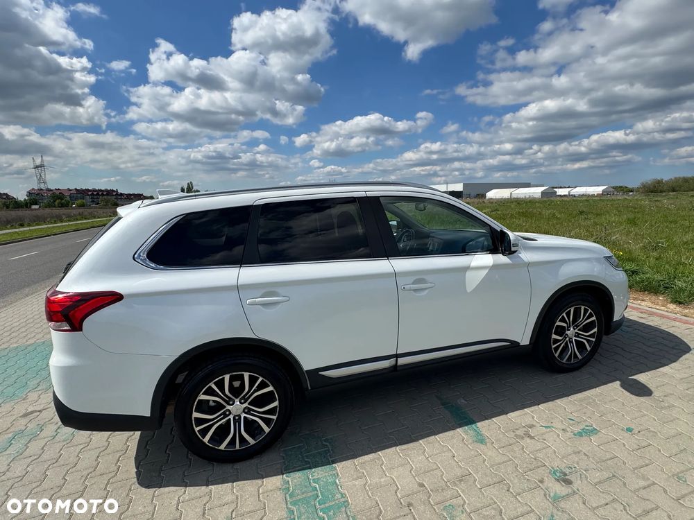 Mitsubishi Outlander 2.0 Intense + 4WD CVT - 9