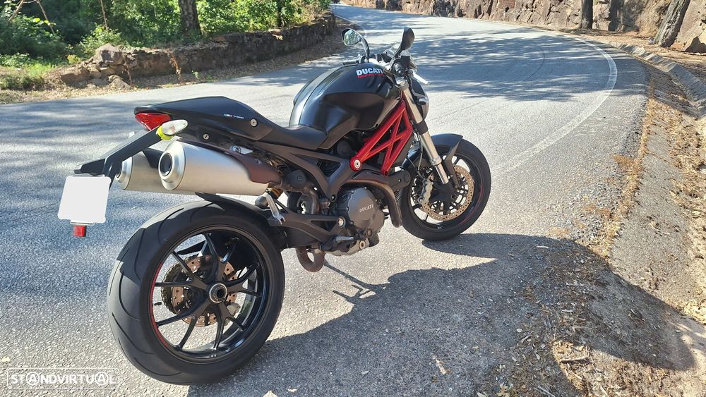 Ducati Monster 796 ABS - 2