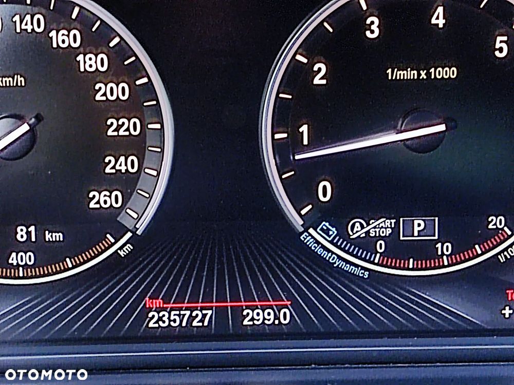 BMW Seria 5 528i xDrive - 23