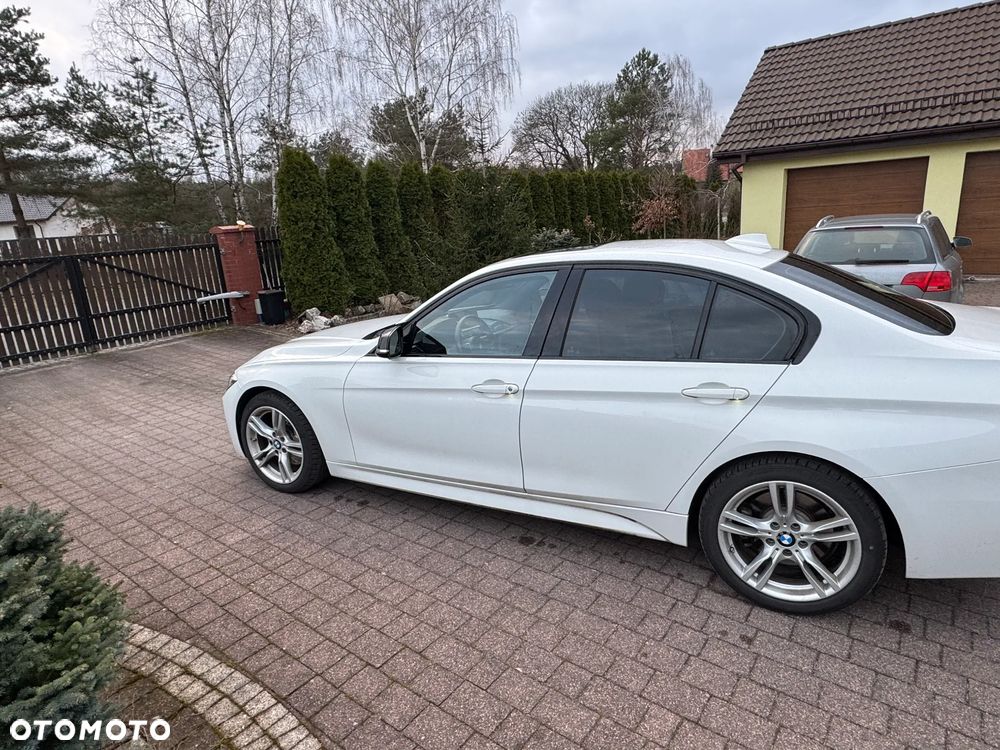 BMW Seria 3 328i xDrive Sport Line - 9