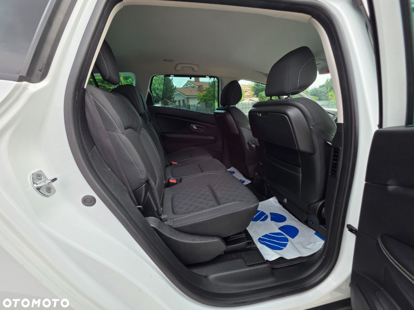 Renault Grand Scenic - 19