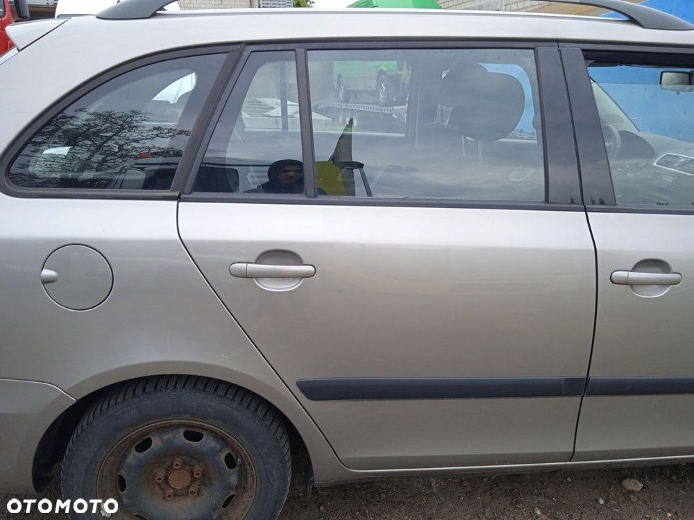 Drzwi Lewe Prawe Przednie Tylne Skoda Fabia II Kombi 9202 - 3