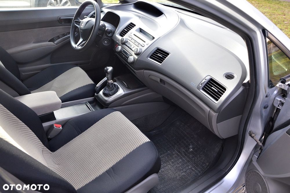 Honda Civic 1.8 Comfort - 9