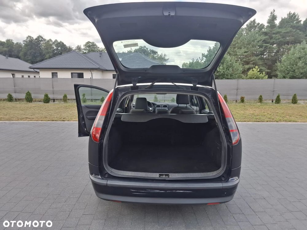 Ford Focus 1.8 TDCi Ambiente - 3