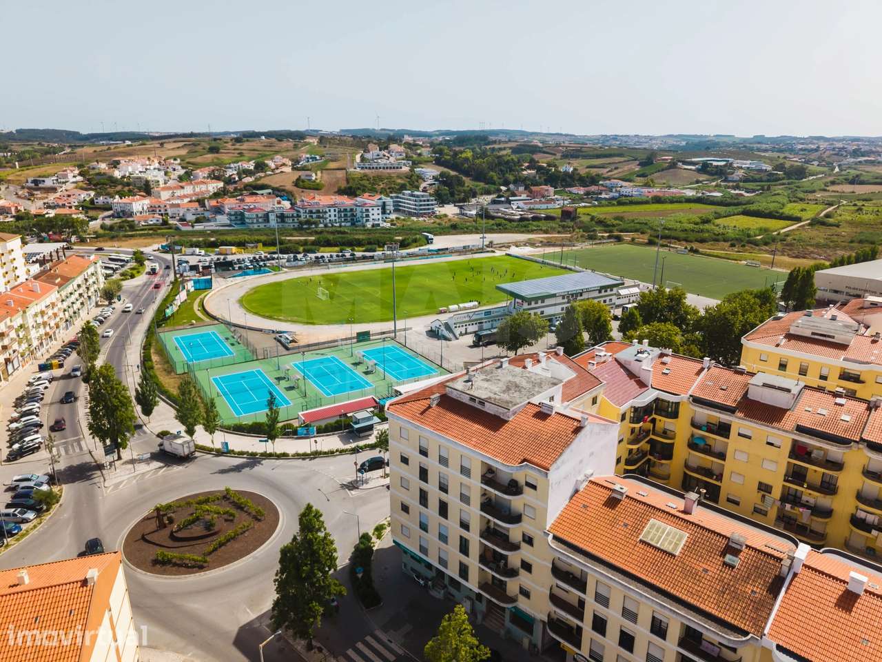 T3 Espaçoso no Centro da Lourinhã com Varanda e Terraços - Grande imagem: 5/40