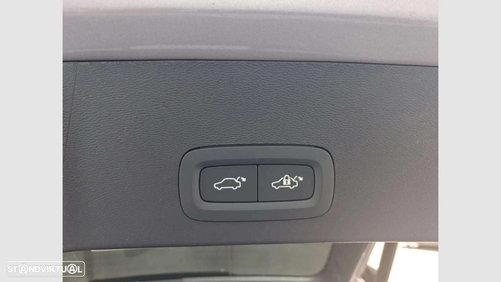 Volvo XC 40 2.0 B3 Plus Dark - 11