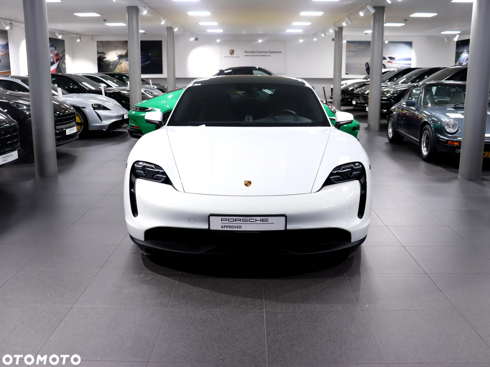 Porsche Taycan Performance Plus - 8