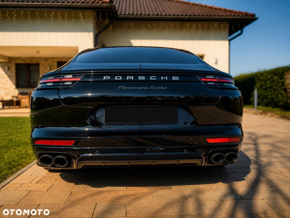 Porsche Panamera Turbo - 6