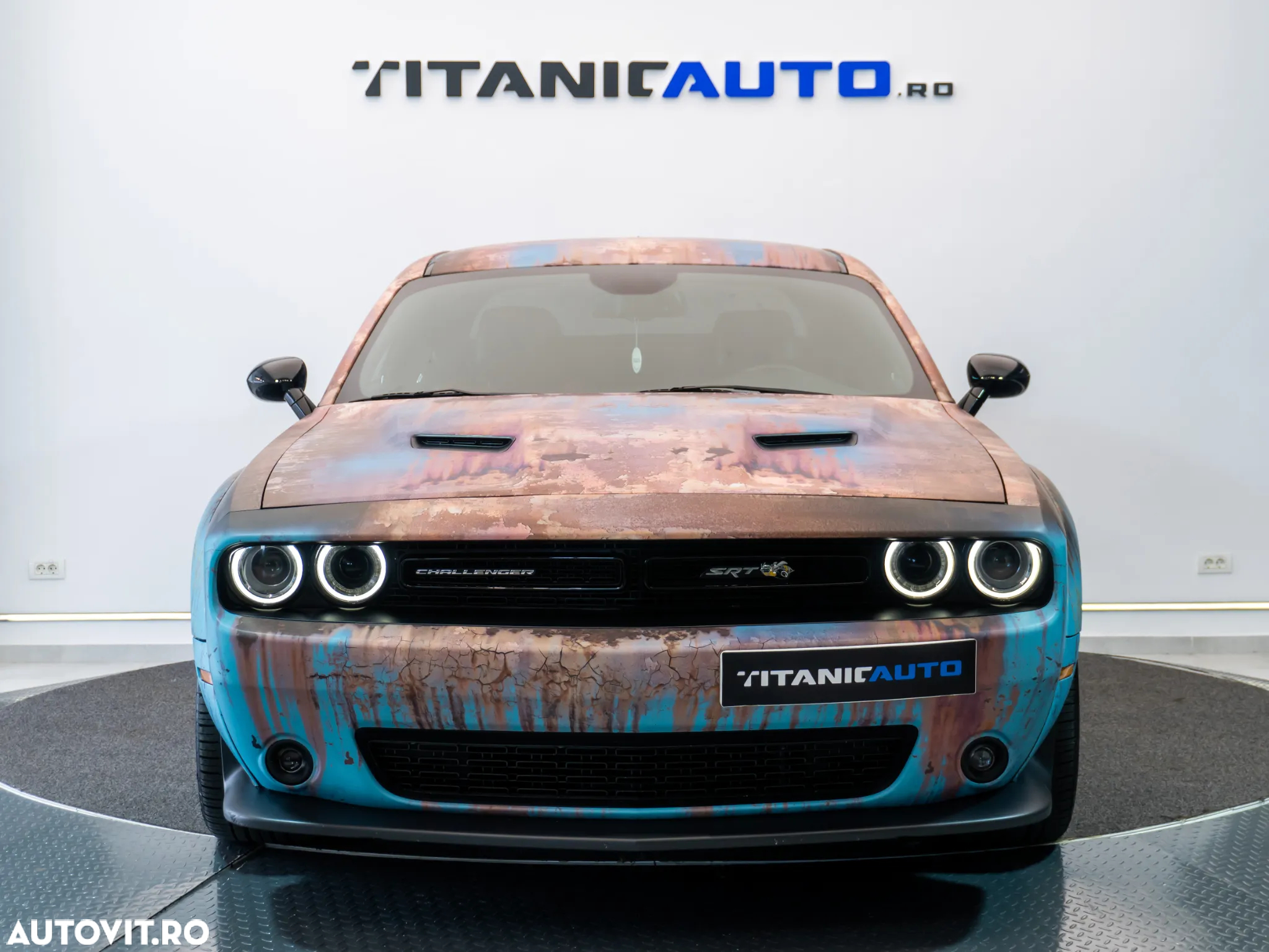 Dodge Challenger - 11