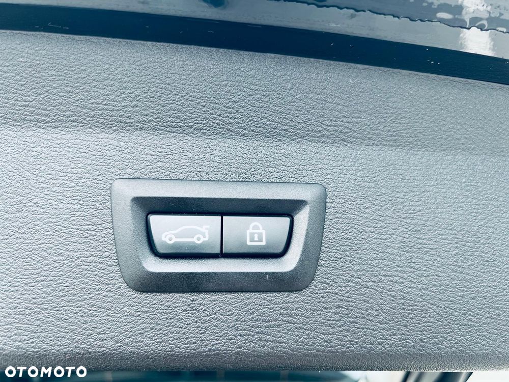 BMW X1 sDrive18i - 19