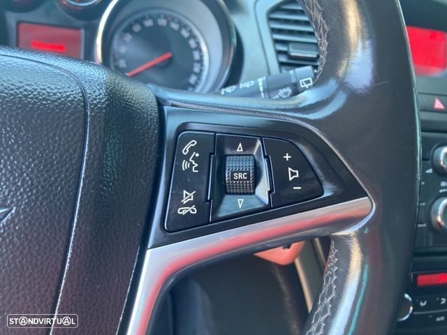 Opel Insignia Sports Tourer 2.0 CDTi Edition S/S — fotografia 13