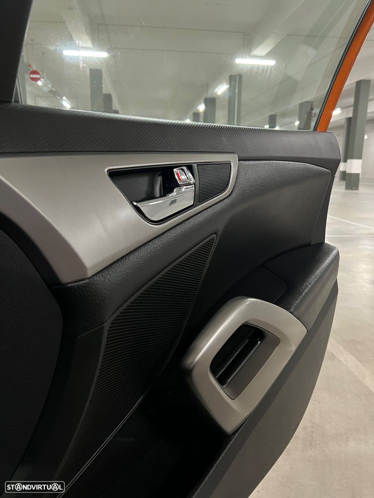 Hyundai Veloster - 11