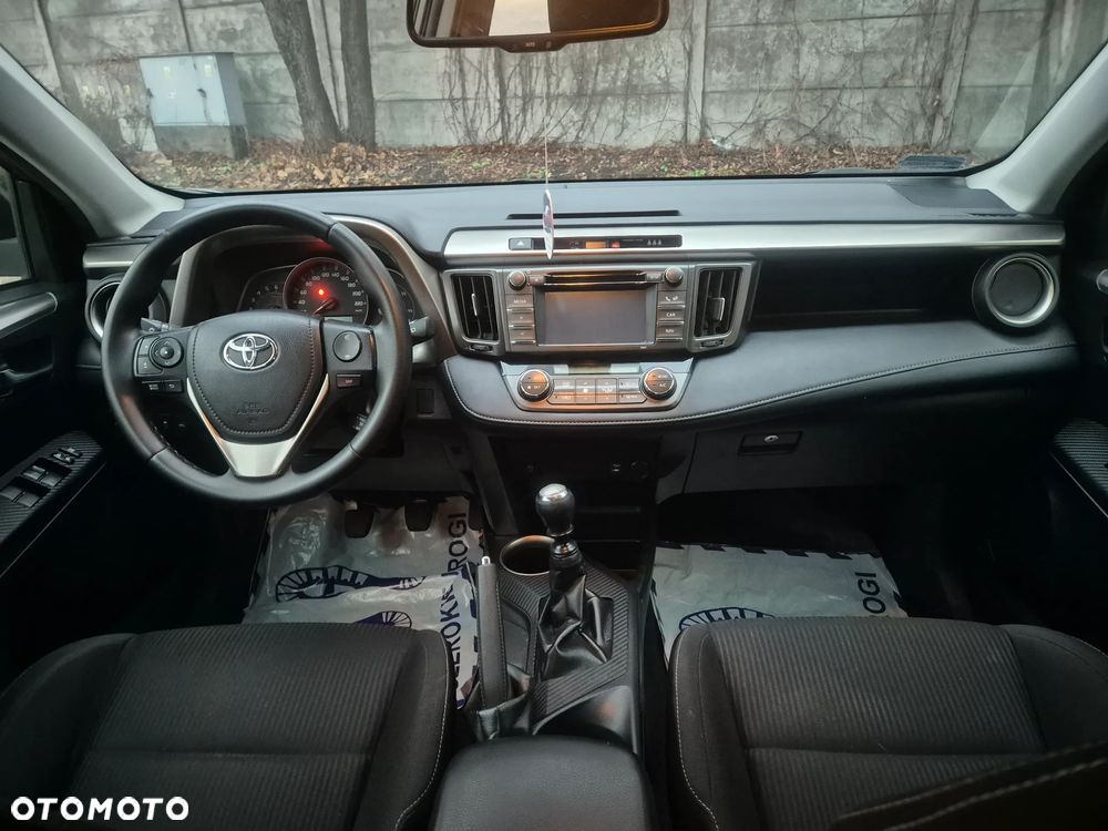 Toyota RAV4 - 6