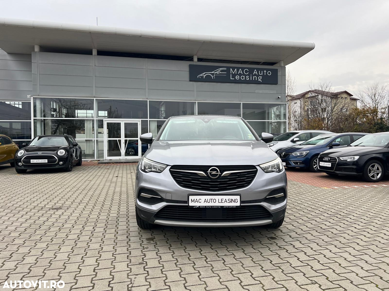 Opel Grandland X 1.2 Start/Stop Business Edition - 2