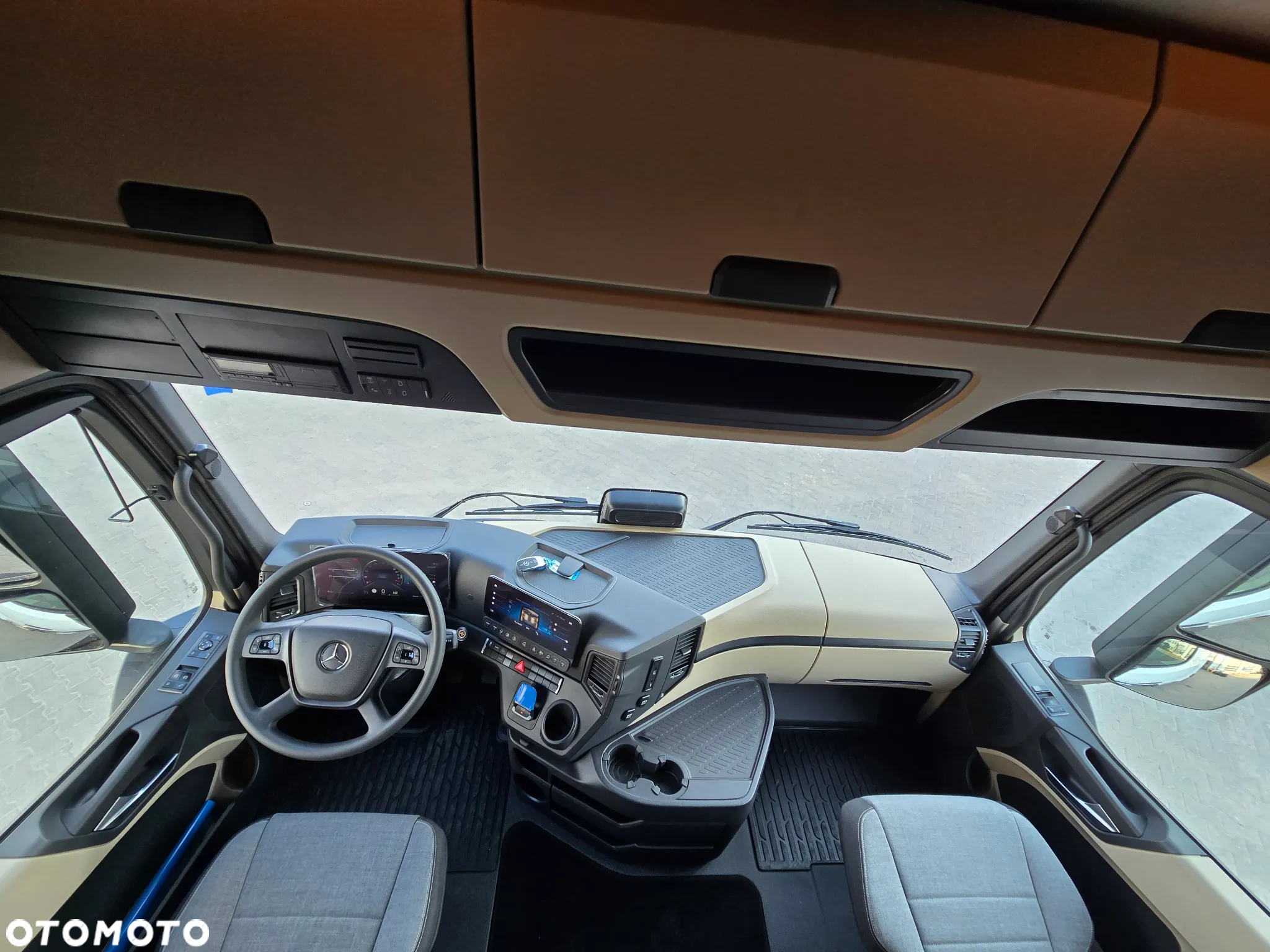 Mercedes-Benz Actros - 11