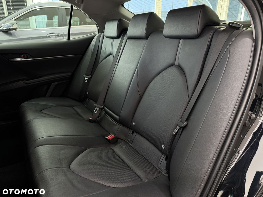 Toyota Camry - 13